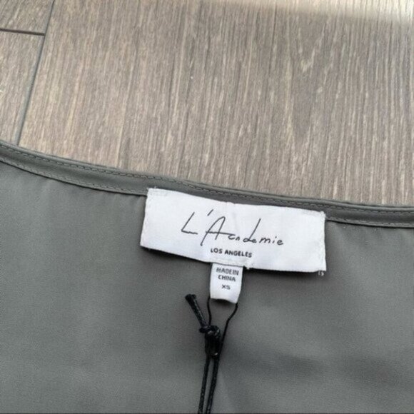 Revolve L'Academie Maya Blouse Olive Green V-Neck Long Sleeve Size XS - Picture 9 of 14